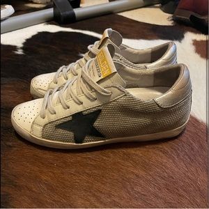 Golden goose size 35 ( womens 5 ) classic